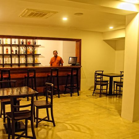 ราชารตะ โฮเต็ล Hotel อนุราธปุระ ภายนอก รูปภาพ