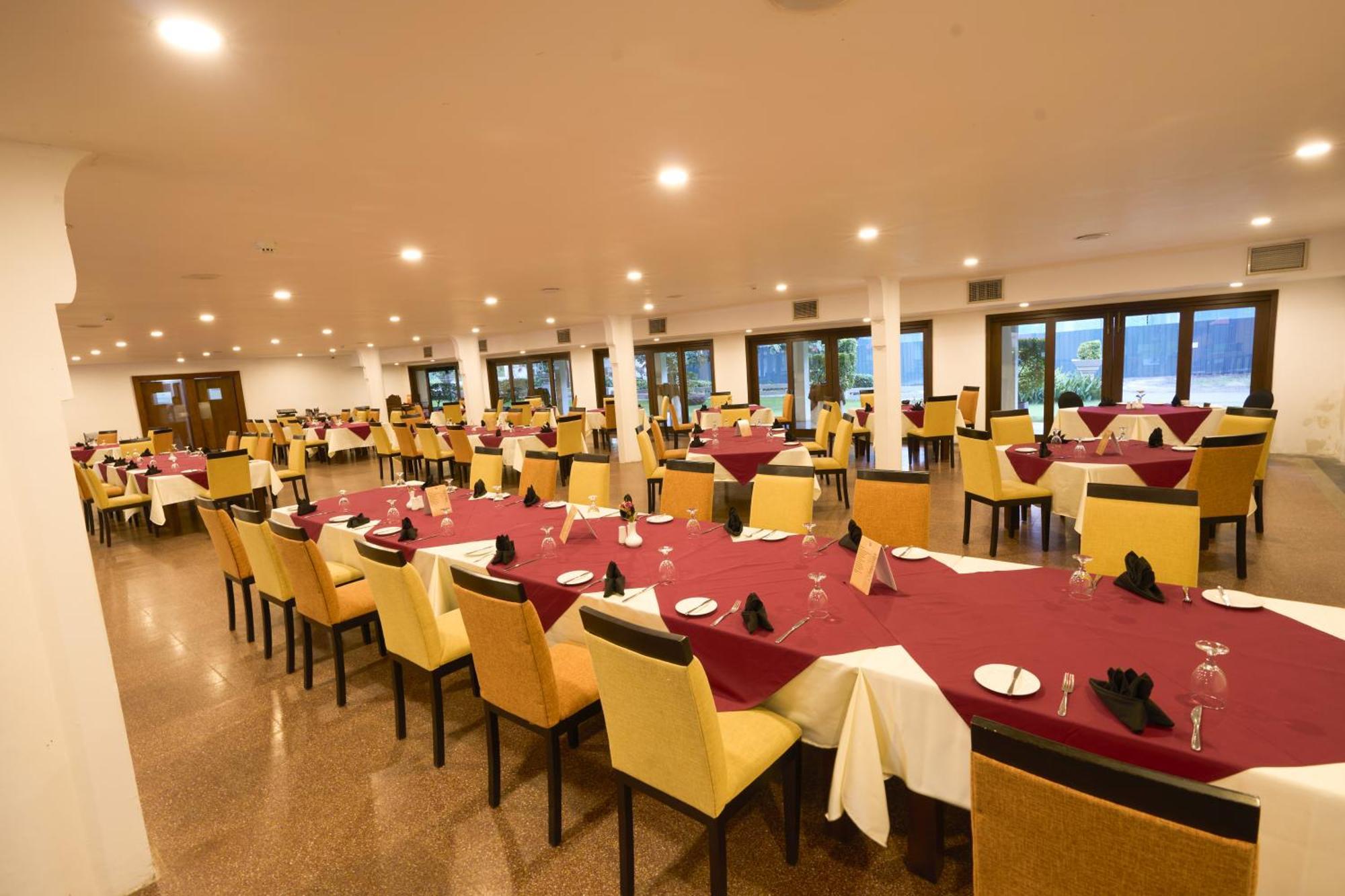 ราชารตะ โฮเต็ล Hotel อนุราธปุระ ภายนอก รูปภาพ