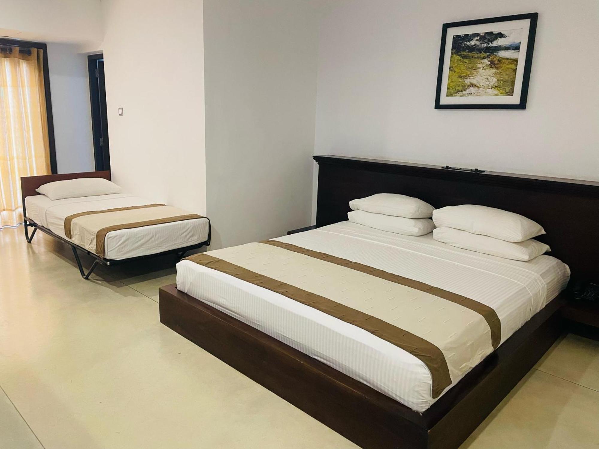 ราชารตะ โฮเต็ล Hotel อนุราธปุระ ภายนอก รูปภาพ